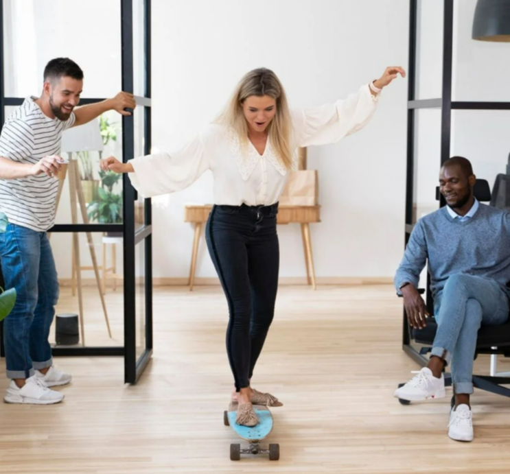 Кварцвинил в офисе устойчив к нагрузкам